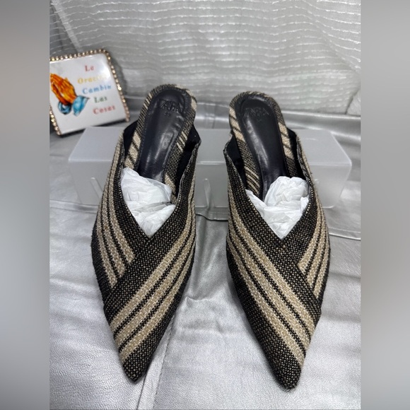 (Z1) Zara women's flat mules, size 39/8 US, ivory black, with shiny stripes - Picture 5 of 13